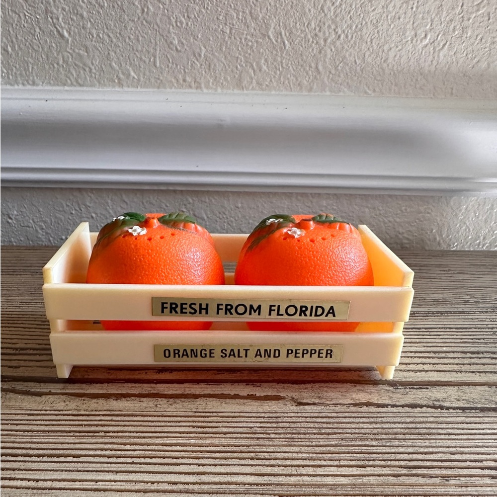 Vintage Florida Orange Salt & Pepper Shakers Set In Basket Crate